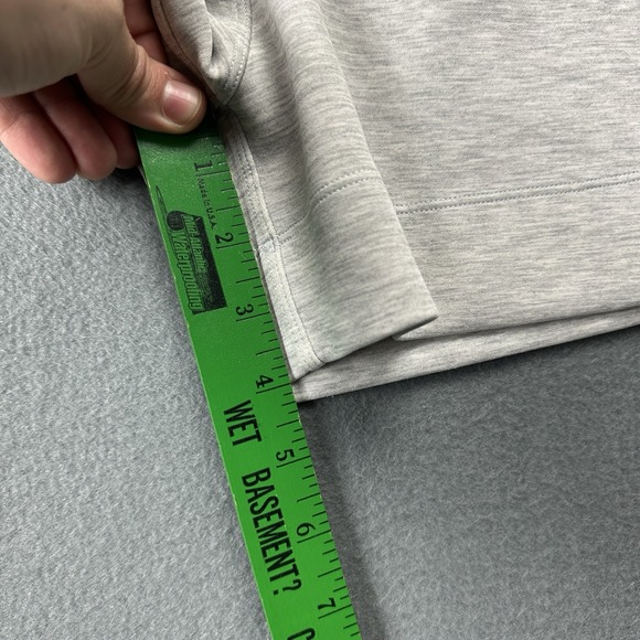 Women Lululemon Softstreme High-Rise Short 4" Heather Gray Size 6 - Picture 5 of 9